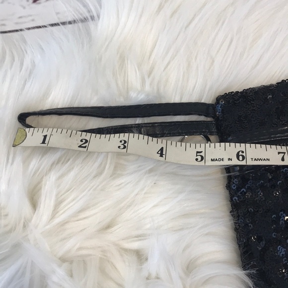 Sparkly sequin black wristlet - Picture 5 of 6